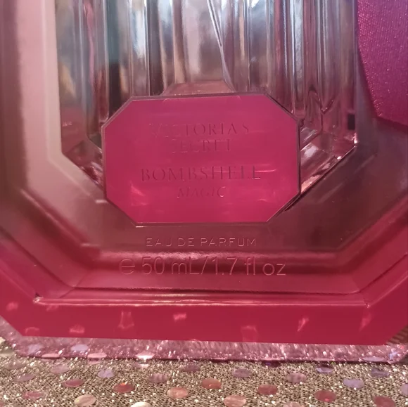 VS 2022 Holiday Limited Edition Scent - Bombshell Magic - NWT